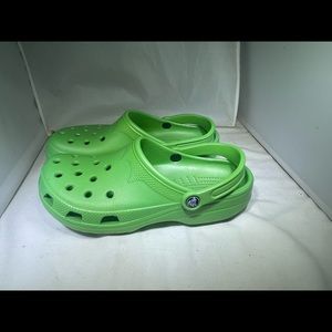 PreOwned Crocs Lime Green Men's 8-9 Women's 10-11. Fits a little smaller